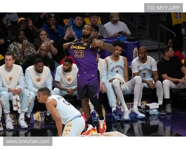 湖人遗憾负马刺 无缘杯赛四强